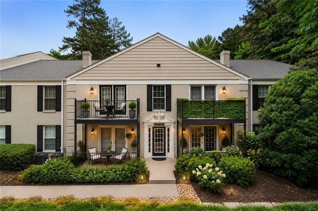 2 bedroom, 2 bathroom, 1,181 sq ft condominium under contract at 3470 Essex Avenue, Atlanta, GA 30339