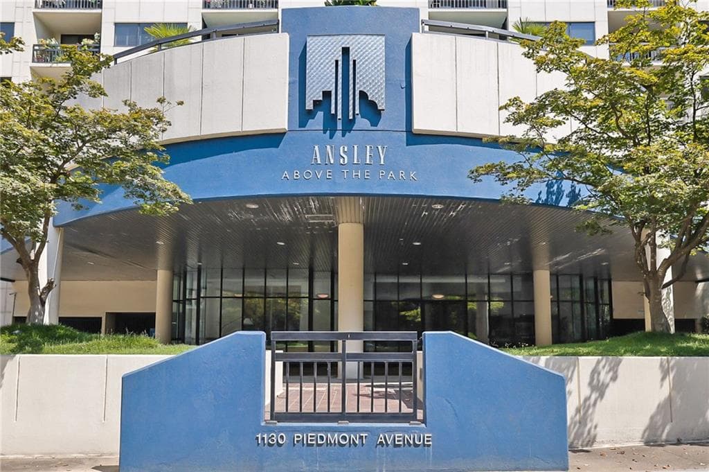 2 bedroom, 3 bathroom, 1,190 sq ft condominium for sale at 1130 Piedmont Avenue 906, Atlanta, GA 30309