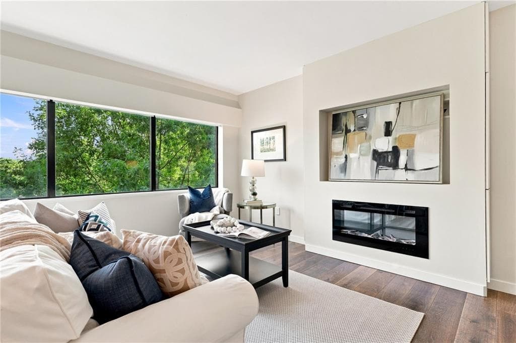 2 bedroom, 3 bathroom, 1,190 sq ft condominium for sale at 1130 Piedmont Avenue 906, Atlanta, GA 30309 — photo 4
