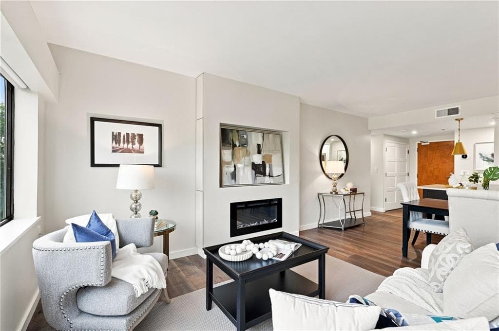2 bedroom, 3 bathroom, 1,190 sq ft condominium for sale at 1130 Piedmont Avenue 906, Atlanta, GA 30309 — photo 5