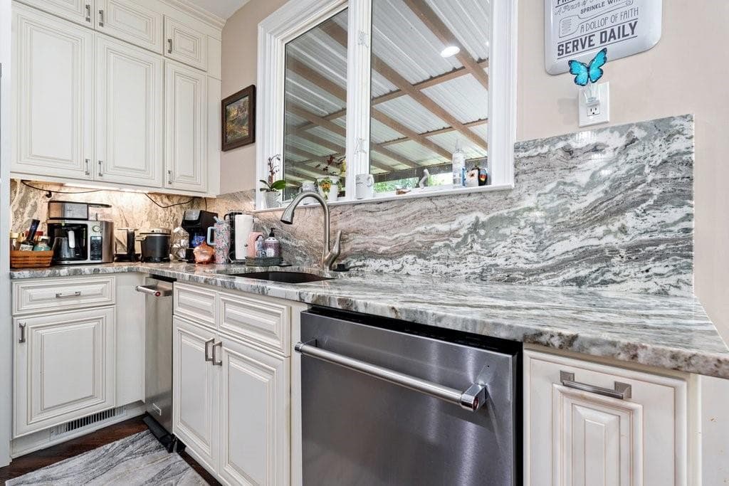 4 bedroom, 4 bathroom, 5,288 sq ft single family residence for sale at 21 Rocky Circle, White, GA 30184 — photo 7