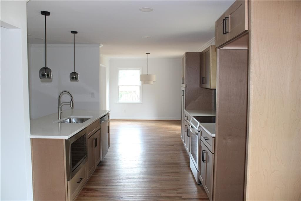 5 bedroom, 3 bathroom, 2,924 sq ft single family residence for sale at 1012 Rays Road, Stone Mountain, GA 30083 — photo 10