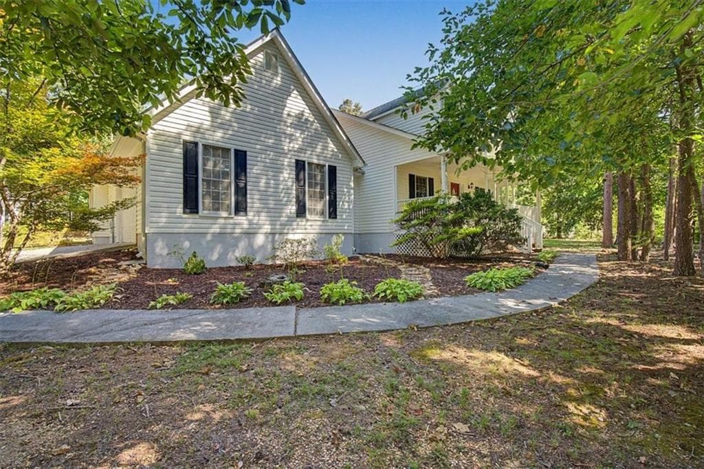 3 bedroom, 2 bathroom, 1,711 sq ft single family residence under contract at 75 Indian Hills Drive, Rydal, GA 30171 — photo 3