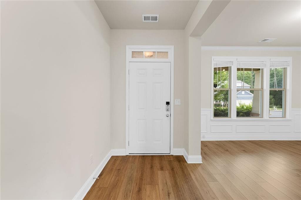 4 bedroom, 4 bathroom, 2,853 sq ft single family residence for sale at 352 Chestnut Chase, Hoschton, GA 30548 — photo 4