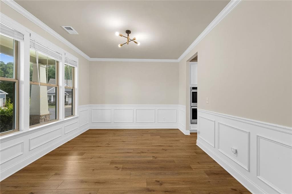 4 bedroom, 4 bathroom, 2,853 sq ft single family residence for sale at 352 Chestnut Chase, Hoschton, GA 30548 — photo 5