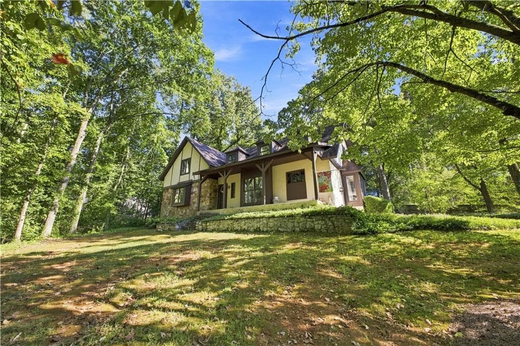 5 bedroom, 3 bathroom, 2,580 sq ft single family residence under contract at 102 Valley Brook Drive, Rome, GA 30161