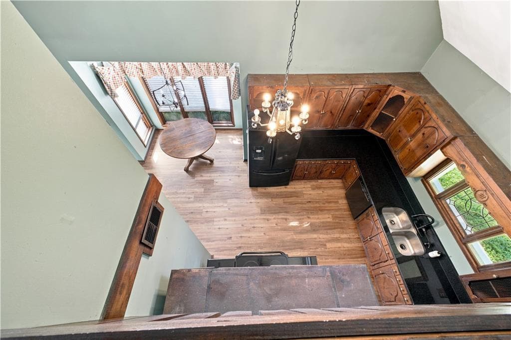 5 bedroom, 3 bathroom, 2,580 sq ft single family residence under contract at 102 Valley Brook Drive, Rome, GA 30161 — photo 7