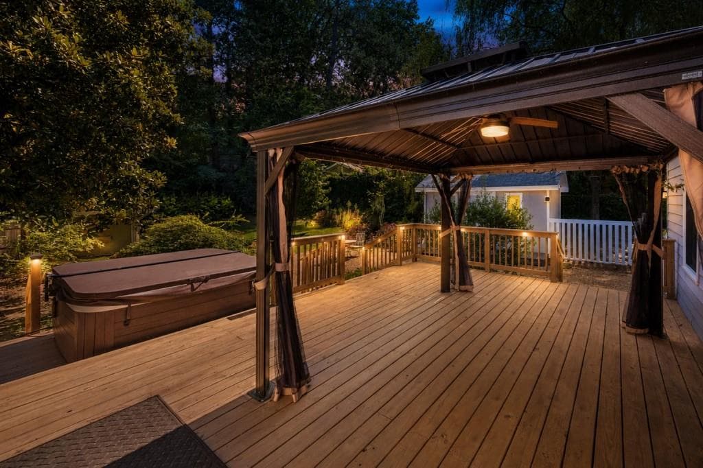 3 bedroom, 1 bathroom, 1,290 sq ft single family residence for sale at 1031 Shepherds Lane, Atlanta, GA 30324 — photo 5
