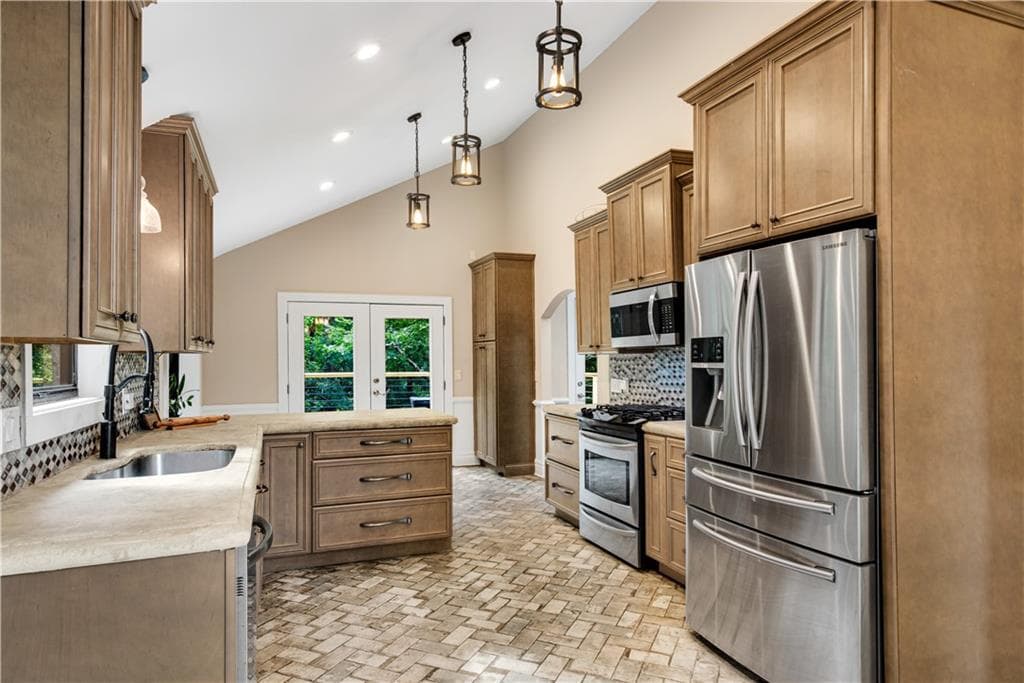 4 bedroom, 3 bathroom, 2,278 sq ft single family residence for sale at 2404 Stockton Place, Marietta, GA 30066 — photo 10