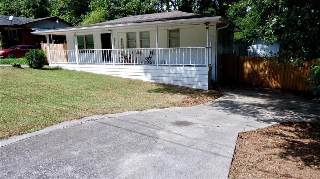 3 bedroom, 1 bathroom, 1,000 sq ft single family residence under contract at 3357 Adkins Road, Atlanta, GA 30331 — photo 2