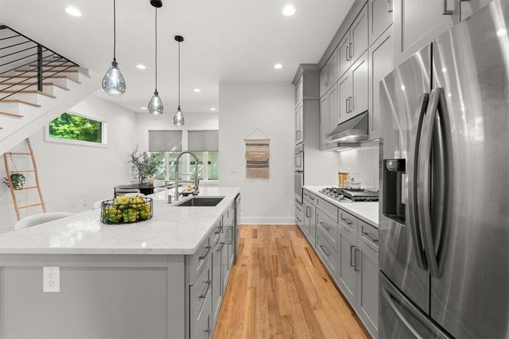 3 bedroom, 5 bathroom, 1,925 sq ft townhouse for sale at 176B Sampson Street, Atlanta, GA 30312 — photo 5