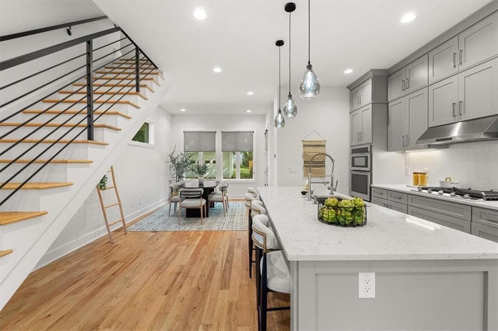 3 bedroom, 5 bathroom, 1,925 sq ft townhouse for sale at 176B Sampson Street, Atlanta, GA 30312 — photo 8