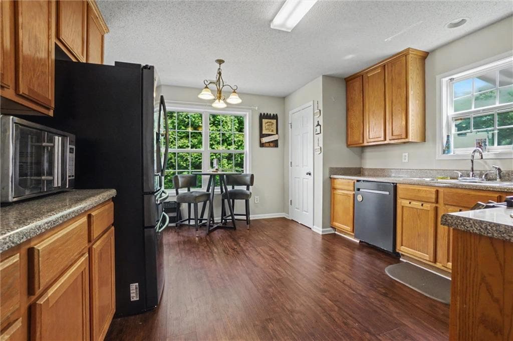 5 bedroom, 3 bathroom, 3,405 sq ft single family residence for sale at 61 Freedom Drive, Cartersville, GA 30121 — photo 10