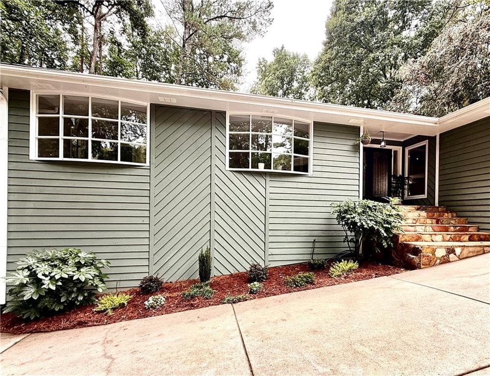 4 bedroom, 4 bathroom, 3,433 sq ft single family residence for sale at 3882 Centre Court, Peachtree Corners, GA 30092 — photo 2
