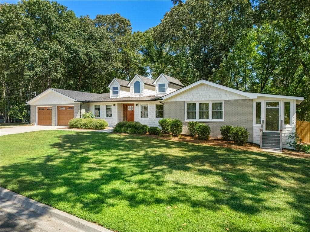 4 bedroom, 3 bathroom, 2,268 sq ft single family residence under contract at 594 Hogan Pond Lane, Ball Ground, GA 30107 — photo 2