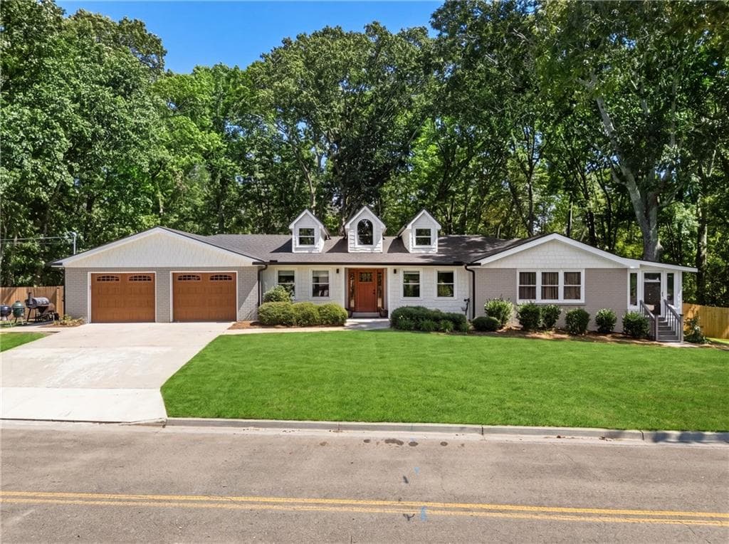 4 bedroom, 3 bathroom, 2,268 sq ft single family residence under contract at 594 Hogan Pond Lane, Ball Ground, GA 30107 — photo 5