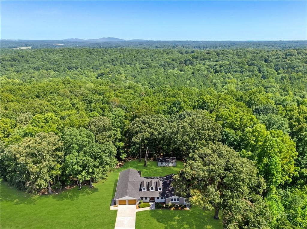 4 bedroom, 3 bathroom, 2,268 sq ft single family residence under contract at 594 Hogan Pond Lane, Ball Ground, GA 30107 — photo 7
