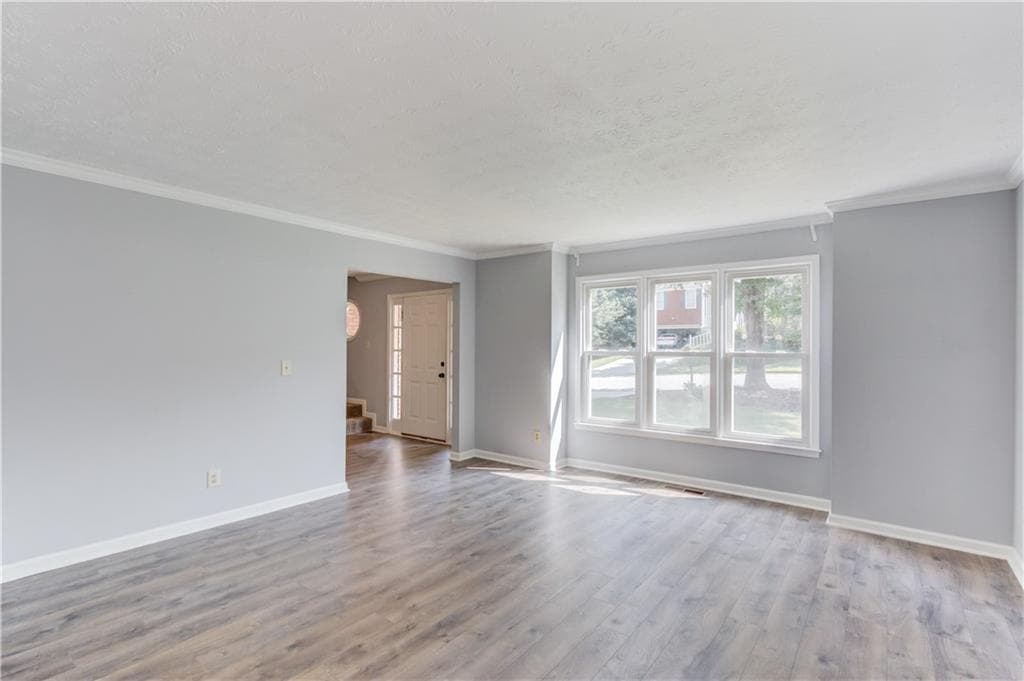 4 bedroom, 3 bathroom, 3,328 sq ft single family residence for sale at 909 Colony Creek Drive, Lawrenceville, GA 30043 — photo 5