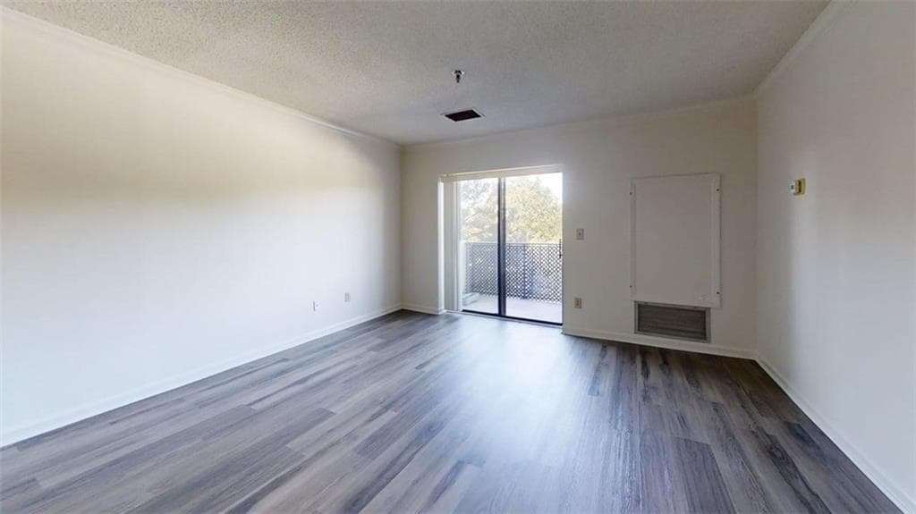 1 bedroom, 1 bathroom, 760 sq ft condominium for sale at 300 Johnson Ferry Road B409, Sandy Springs, GA 30328 — photo 4