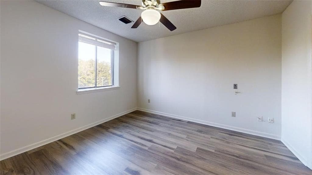 1 bedroom, 1 bathroom, 760 sq ft condominium for sale at 300 Johnson Ferry Road B409, Sandy Springs, GA 30328 — photo 8