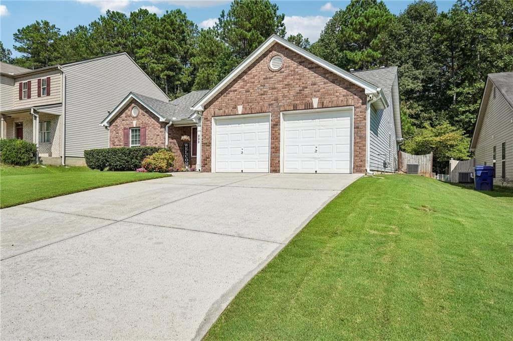 3 bedroom, 2 bathroom, 1,504 sq ft single family residence for sale at 233 Arbor Creek Drive, Dallas, GA 30157 — photo 2