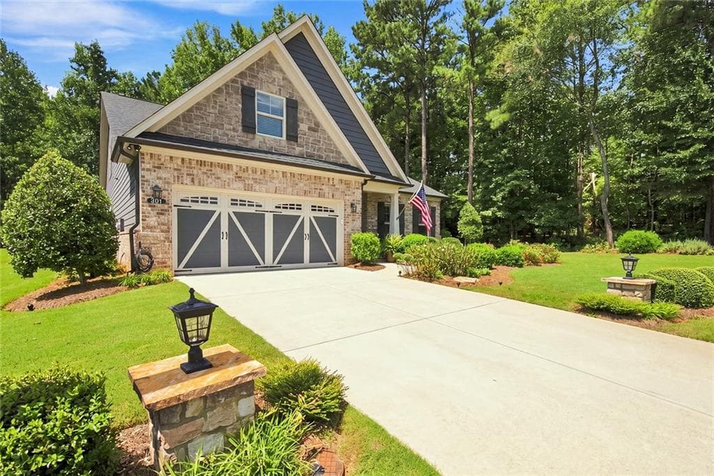 3 bedroom, 3 bathroom, 2,653 sq ft single family residence under contract at 301 Ellington Drive, Canton, GA 30115 — photo 2