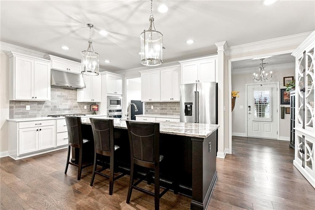 3 bedroom, 3 bathroom, 2,653 sq ft single family residence under contract at 301 Ellington Drive, Canton, GA 30115 — photo 9