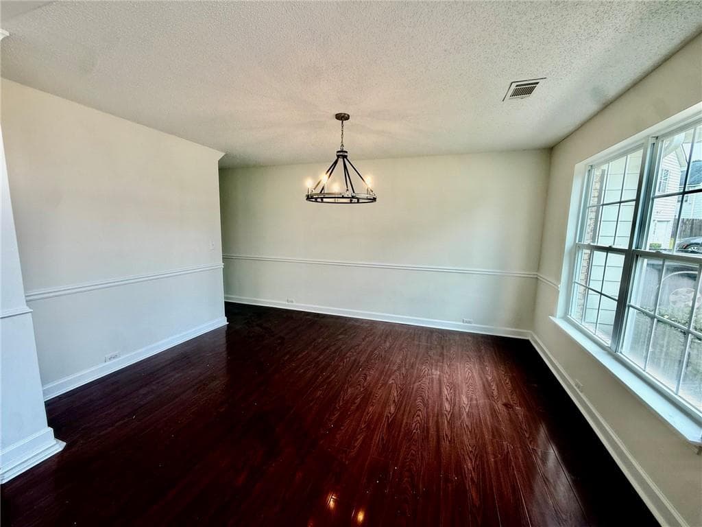 5 bedroom, 3 bathroom, 3,024 sq ft single family residence for sale at 510 Shire Lane, Fairburn, GA 30213 — photo 4
