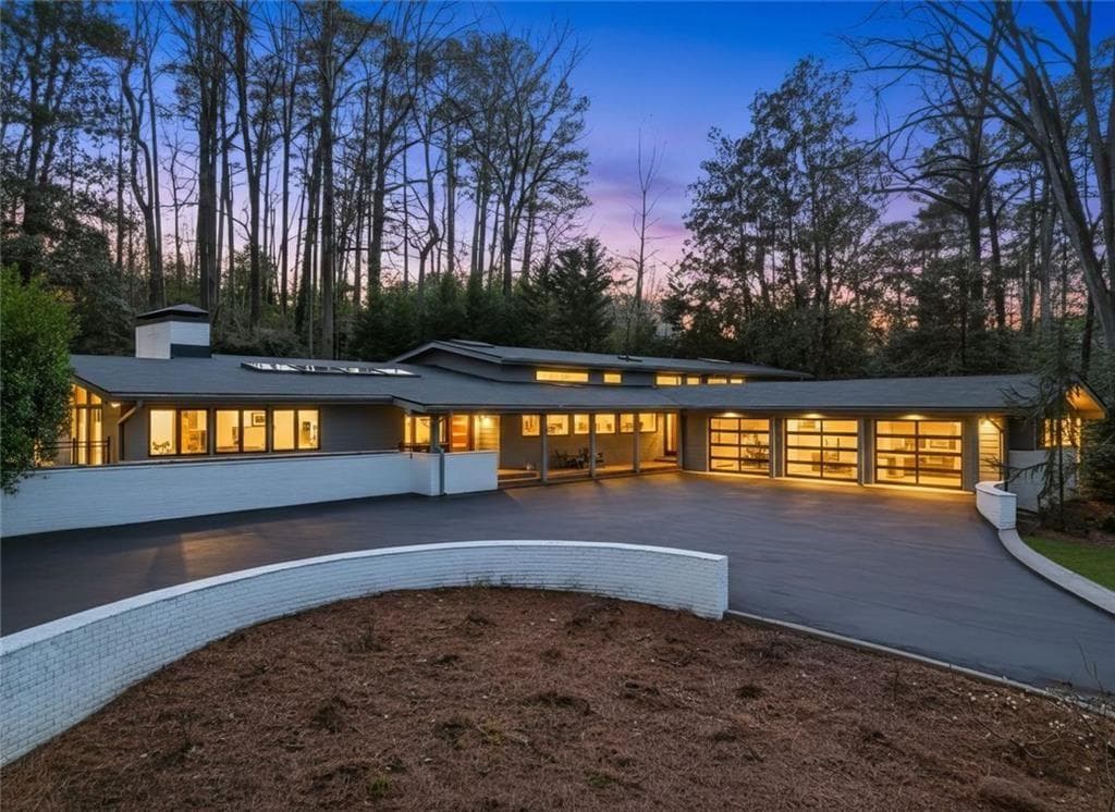 4 bedroom, 4 bathroom, 3,484 sq ft single family residence under contract at 1805 Lenox Road, Atlanta, GA 30306 — photo 3