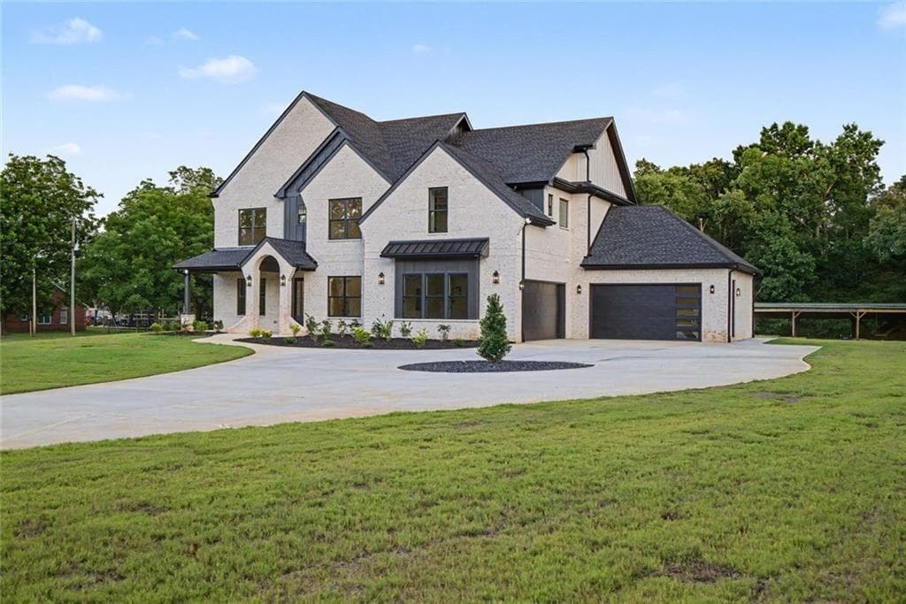 5 bedroom, 5 bathroom, 4,500 sq ft single family residence for sale at 931 Stewart Road, Monroe, GA 30655 — photo 2