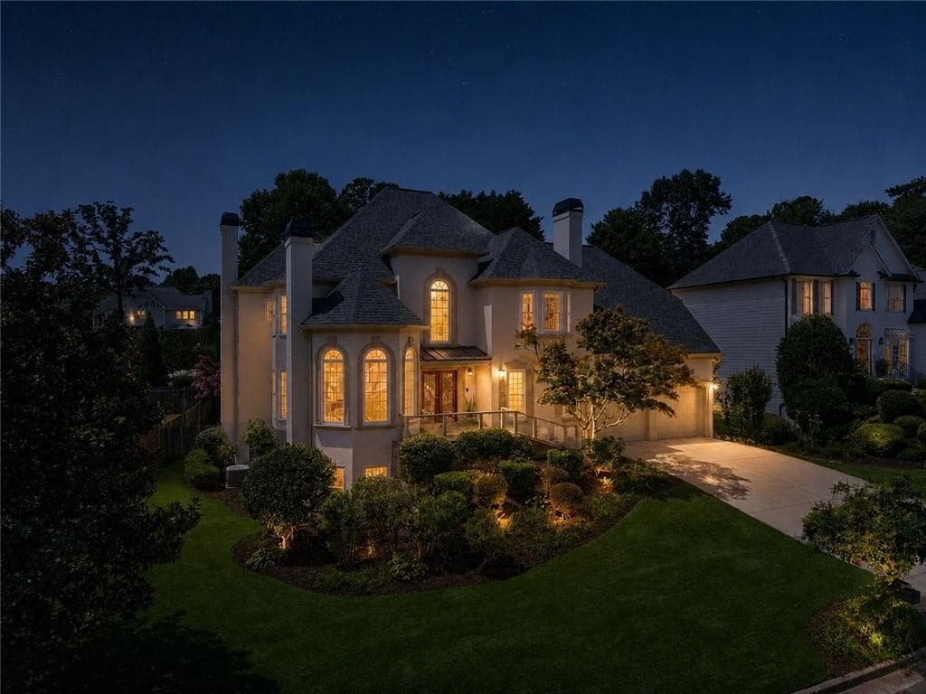 6 bedroom, 5 bathroom, 4,882 sq ft single family residence for sale at 4507 Outlook Drive, Marietta, GA 30066 — photo 2