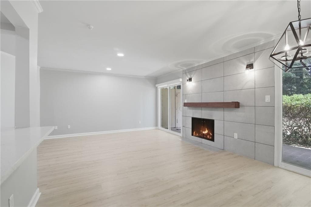 2 bedroom, 2 bathroom, 1,039 sq ft condominium for sale at 5400 Roswell Road N6, Sandy Springs, GA 30342 — photo 4