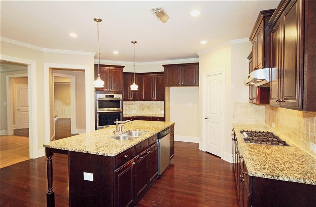 6 bedroom, 7 bathroom, 5,518 sq ft single family residence under contract at 1754 Morningdale Circle, Duluth, GA 30097 — photo 10