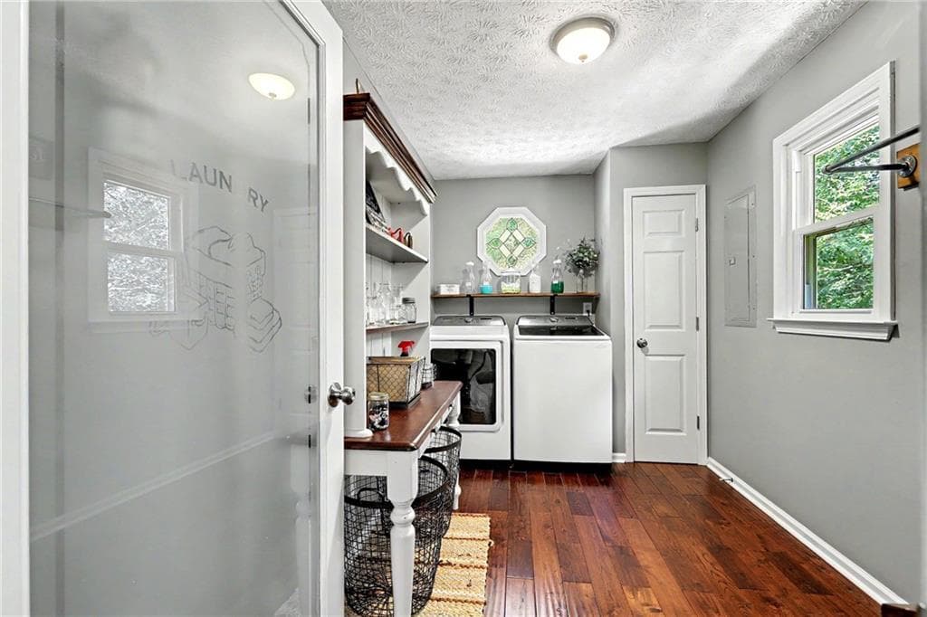 3 bedroom, 2 bathroom, 1,726 sq ft single family residence under contract at 305 Hillview Road, Hampton, GA 30228 — photo 6