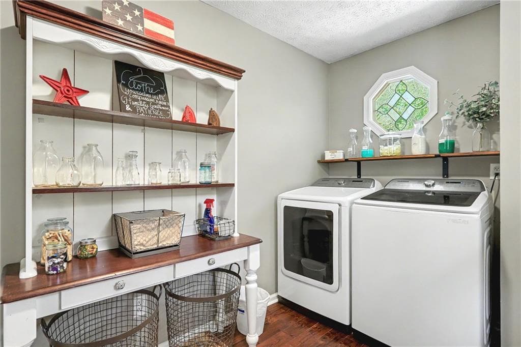 3 bedroom, 2 bathroom, 1,726 sq ft single family residence under contract at 305 Hillview Road, Hampton, GA 30228 — photo 7