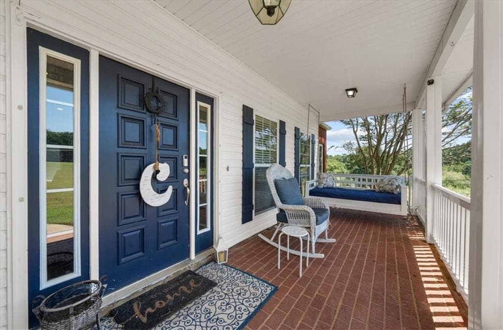 4 bedroom, 4 bathroom, 2,987 sq ft single family residence for sale at 8135 Wallace Wood Road, Gainesville, GA 30506 — photo 3