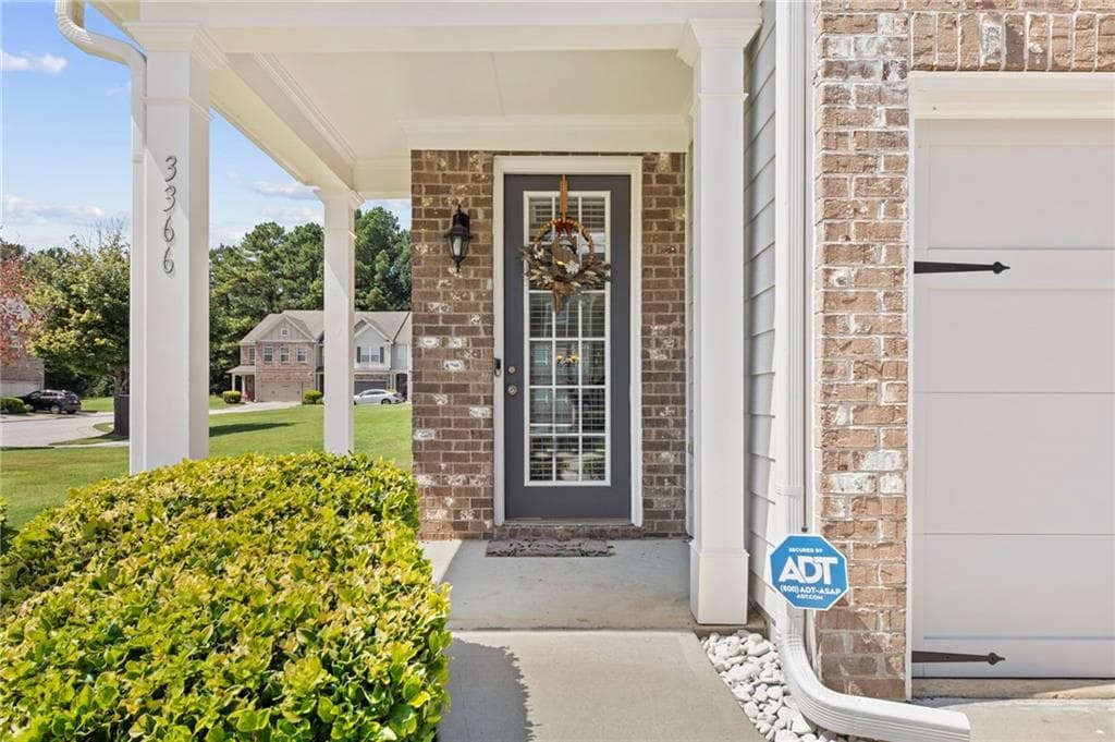3 bedroom, 3 bathroom, 2,010 sq ft townhouse for sale at 3366 Open Fields Drive, Snellville, GA 30078 — photo 3