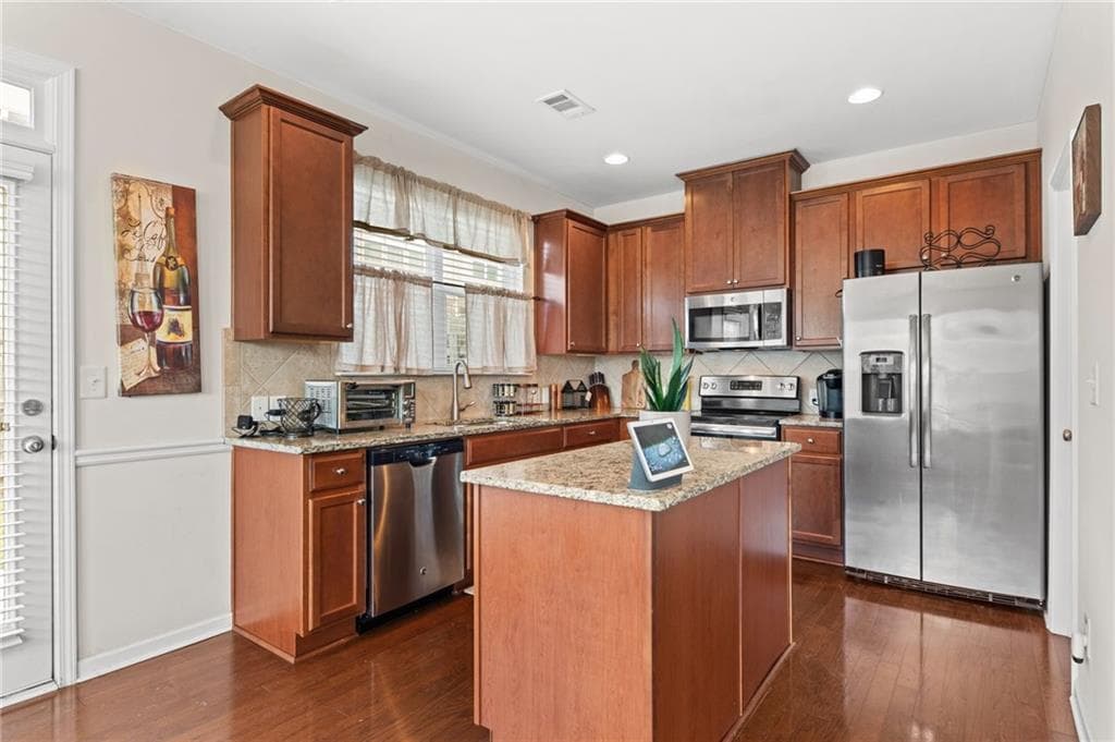 3 bedroom, 3 bathroom, 2,010 sq ft townhouse for sale at 3366 Open Fields Drive, Snellville, GA 30078 — photo 8