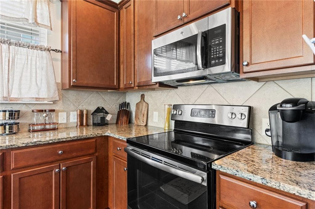 3 bedroom, 3 bathroom, 2,010 sq ft townhouse for sale at 3366 Open Fields Drive, Snellville, GA 30078 — photo 10