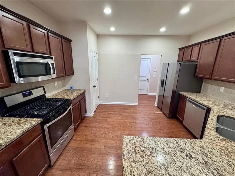 3 bedroom, 3 bathroom, 1,829 sq ft townhouse for rent at 1540 Winshire Cove, Alpharetta, GA 30004 for $2,400 a month — photo 6