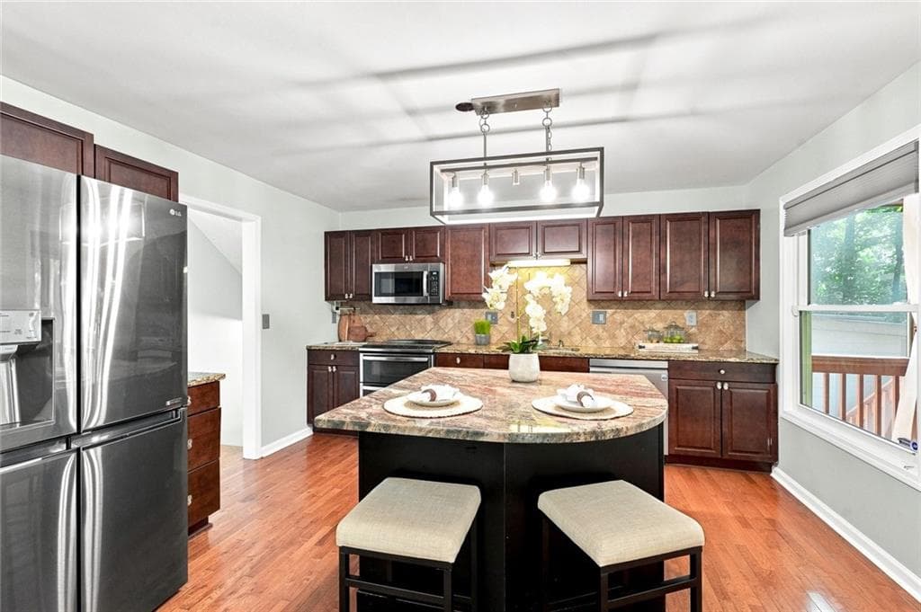 4 bedroom, 3 bathroom, 2,850 sq ft single family residence for sale at 3442 Winter Wood Trc, Marietta, GA 30062 — photo 4
