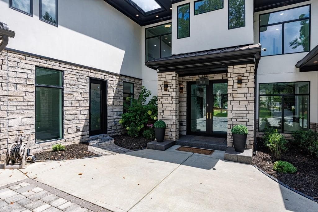5 bedroom, 7 bathroom, 7,739 sq ft single family residence for sale at 2873 Osborne Road, Brookhaven, GA 30319 — photo 7