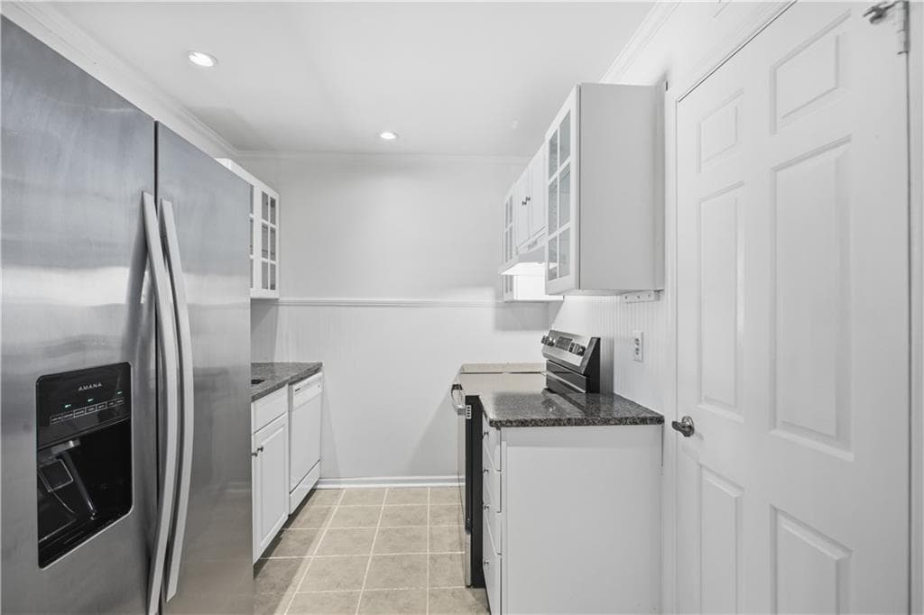 2 bedroom, 3 bathroom, 1,240 sq ft townhouse for sale at 132 Old Ferry Way, Roswell, GA 30076 — photo 2