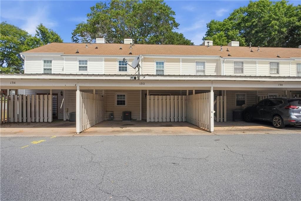 2 bedroom, 3 bathroom, 1,240 sq ft townhouse for sale at 132 Old Ferry Way, Roswell, GA 30076 — photo 5