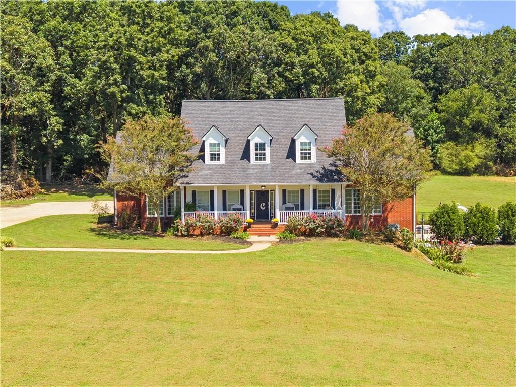 4 bedroom, 4 bathroom, 2,987 sq ft single family residence for sale at 8135 Wallace Wood Road, Gainesville, GA 30506 — photo 1 of 43