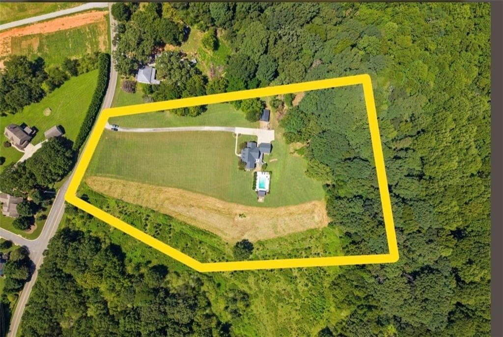 4 bedroom, 4 bathroom, 2,987 sq ft single family residence for sale at 8135 Wallace Wood Road, Gainesville, GA 30506 — photo 2