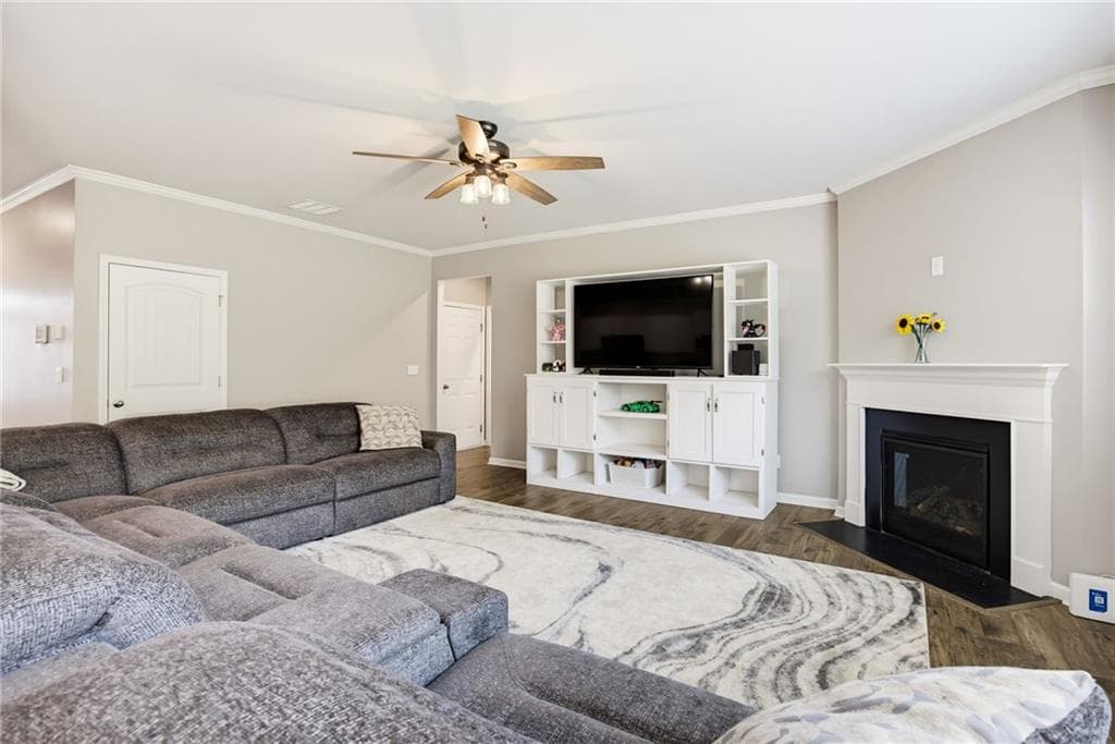 5 bedroom, 3 bathroom, 3,209 sq ft single family residence for sale at 371 Highgrove Way, Dallas, GA 30157 — photo 4