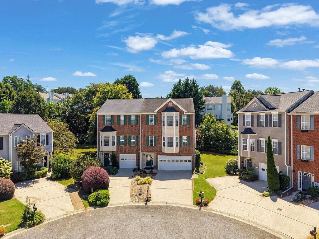 2 bedroom, 2 bathroom, 2,021 sq ft townhouse for sale at 1532 Gathering Place, Cumming, GA 30040 — photo 8