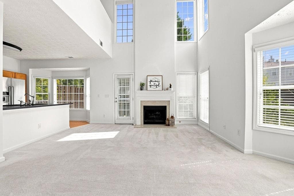 2 bedroom, 2 bathroom, 2,021 sq ft townhouse for sale at 1532 Gathering Place, Cumming, GA 30040 — photo 3