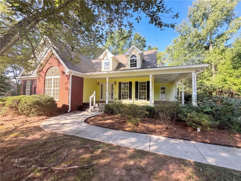 3 bedroom, 2 bathroom, 1,828 sq ft single family residence for sale at 2050 Windfield Drive, Monroe, GA 30655